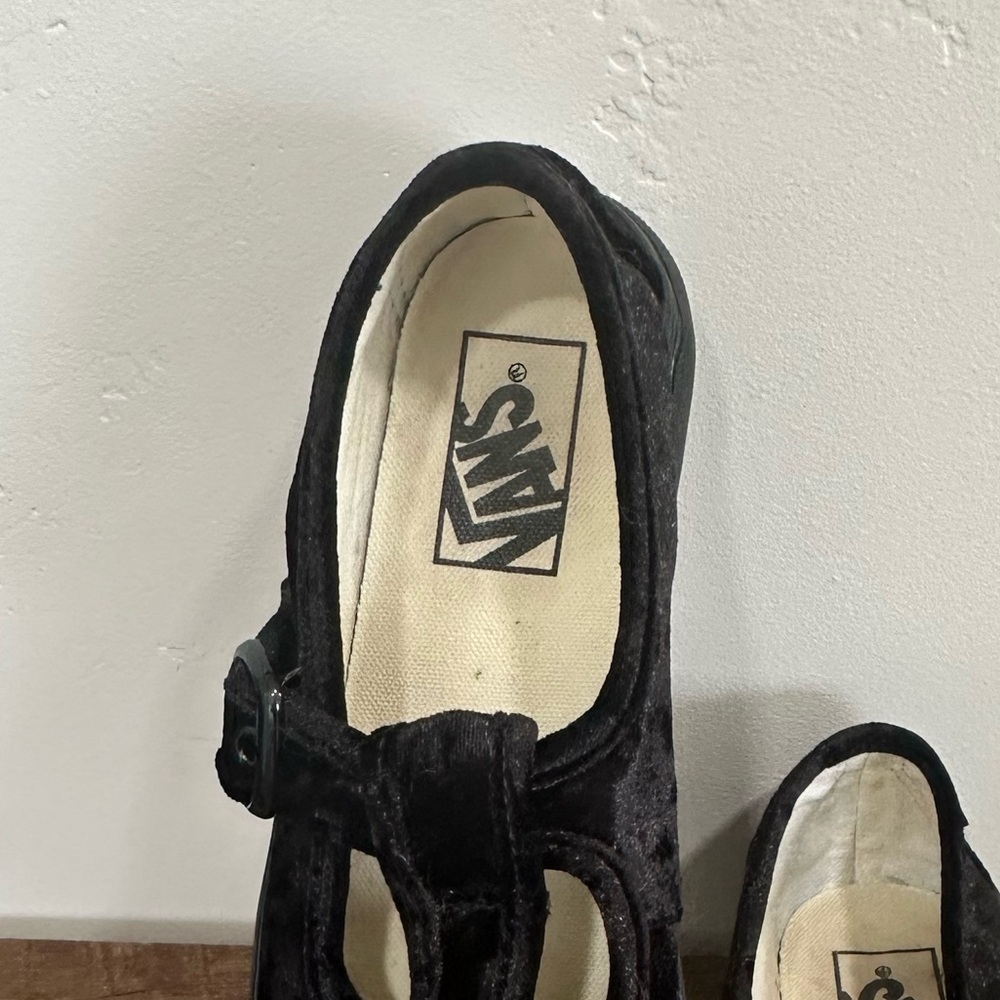VANS SOLID BLACK STYLE 93 CRUSHED VELVET MARY JANE SNEAKERS WITH BUCKLE 7.5 - Picture 11 of 12